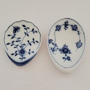 Vintage Set of 2 Denmark Mini Ceramic Oval Plates Blue White Floral Delftware